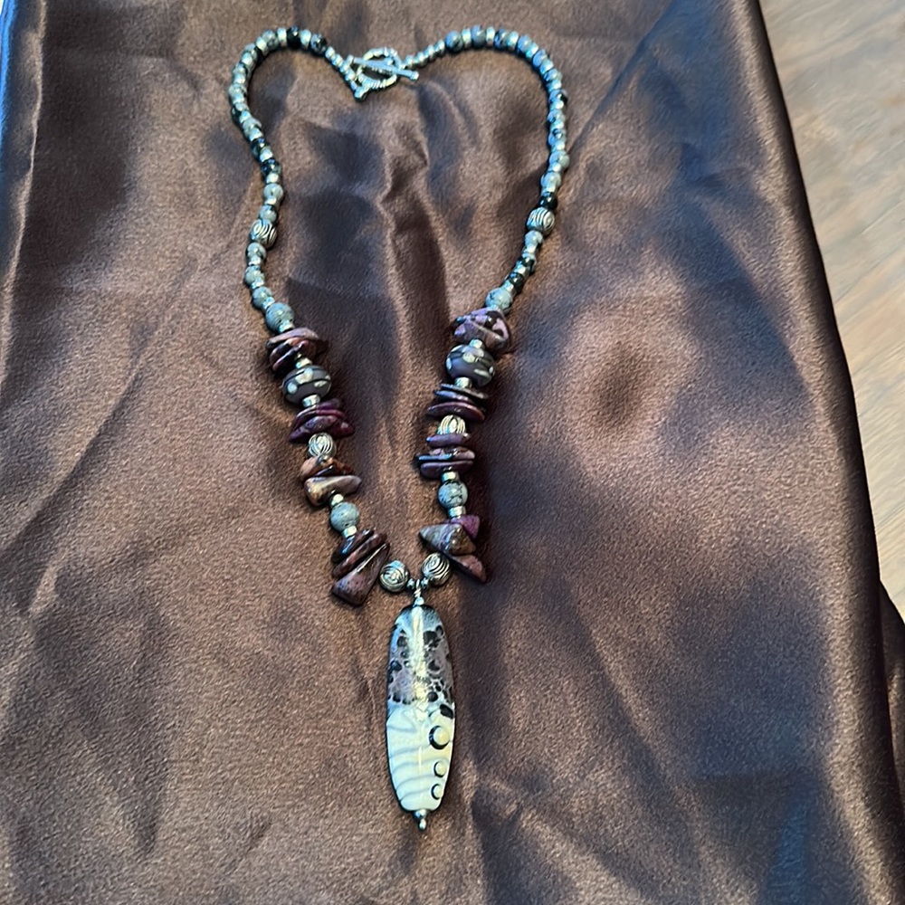 Necklace - Picture 2 of 4